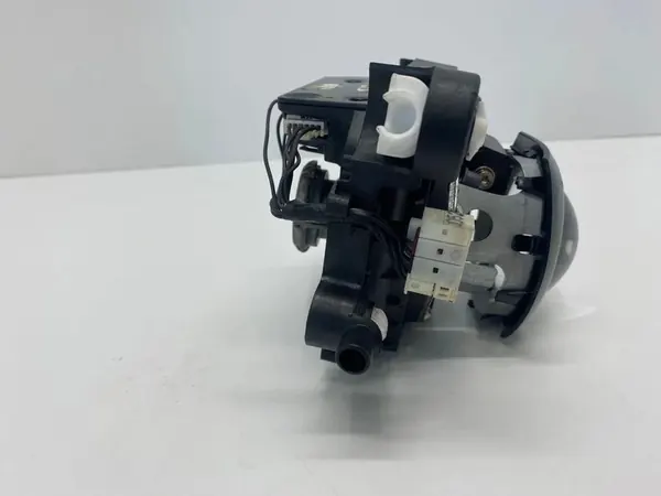 Capa de Farol Dianteiro VW TOUAREG 2012 16254410 image 8