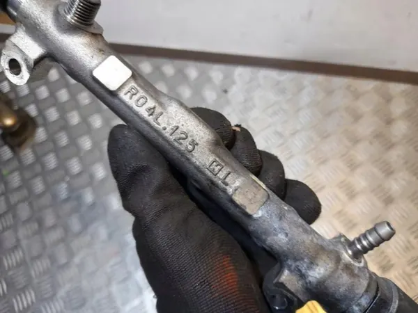 Rampe d'injection VW 04L089G pour Passat B7 Alltrack image 3