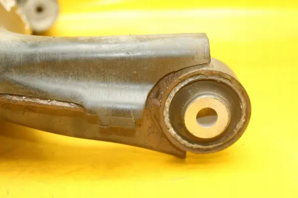 Braccio di Controllo Posteriore Destro Audi A6 C6 image 8