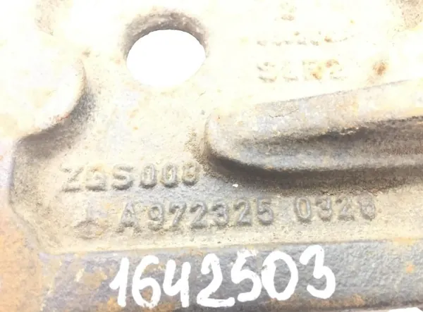A9723250326 Mercedes-Benz Schokdemperbeugel image 3