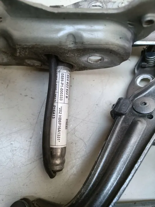 Vasen Konepeiton Sarana + Vapautuspatruuna Skoda Octavia III image 8