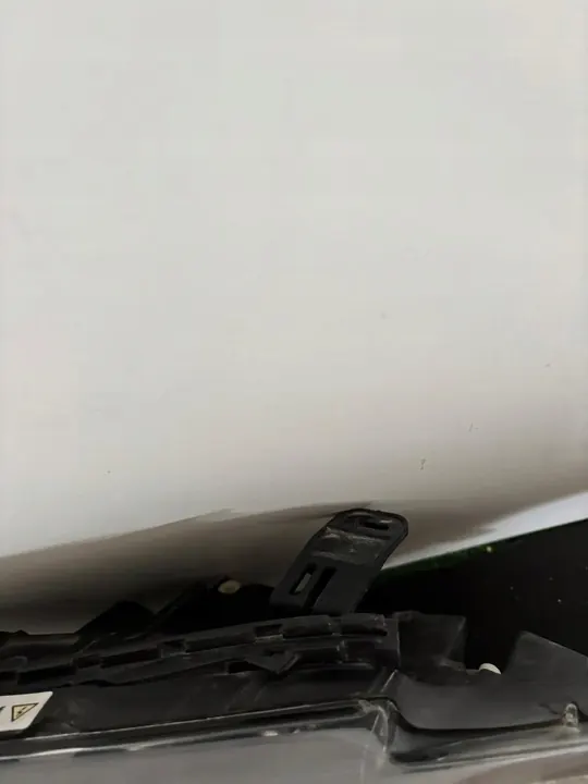 Farol Esquerdo BMW E87 E88 Série 1 Bi-Xenon OEM 90004813 image 3