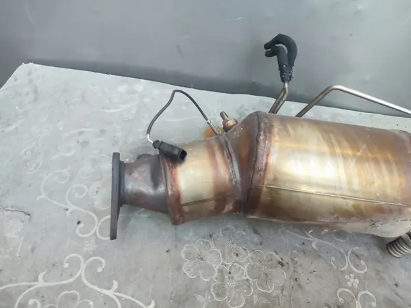 Catalisador DPF usado OEM 8K0131765F 8K0131703F image 8