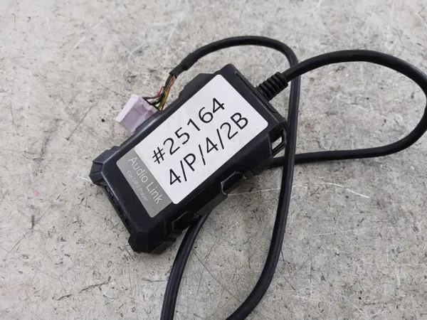 OEM ZMIENIARKA PŁYT USB AUDIO LINK AUX - Usado image 5