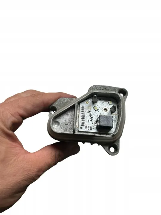 SEAT Leon Scheinwerferteil OEM 5F0941475 - Gebraucht image 4
