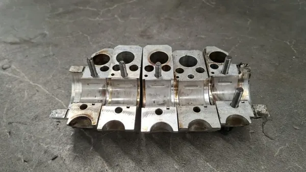 Kamaxelfästessats OEM uchwyt för VW Caddy III image 2