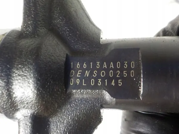 Lavaparabrisas Subaru OE OEM 16613AA030 - Usado image 3
