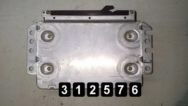 Hyundai ECU OEM AM-312576 voor Accent 1993 image 3