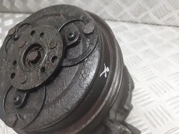Compressore AC Subaru Legacy III 2.0 OEM 73110AE050 image 2