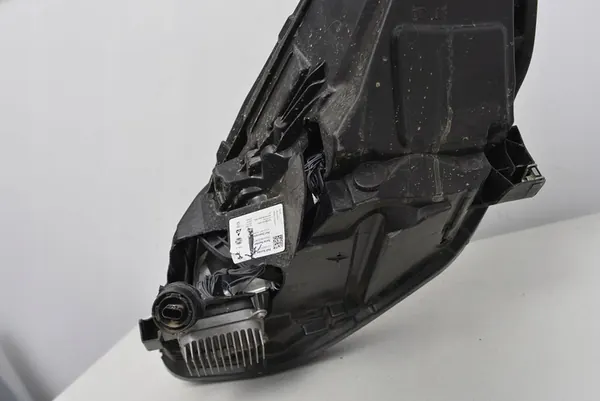 Oikea Etuvalaisin Tesla Y III Full LED OEM 151495300E image 9