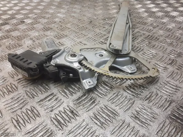 Toyota Yaris fönsterregulator OEM 857020f010 image 3
