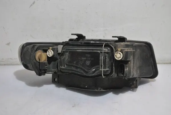 Vasen Etuvalon Seat Toledo II image 3