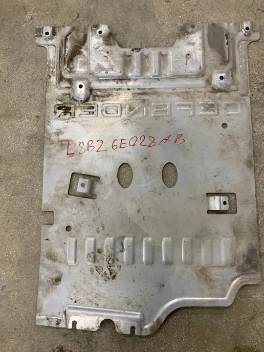 Protection moteur OEM L8B2-6E028-AB pour Land Rover Defender image 2