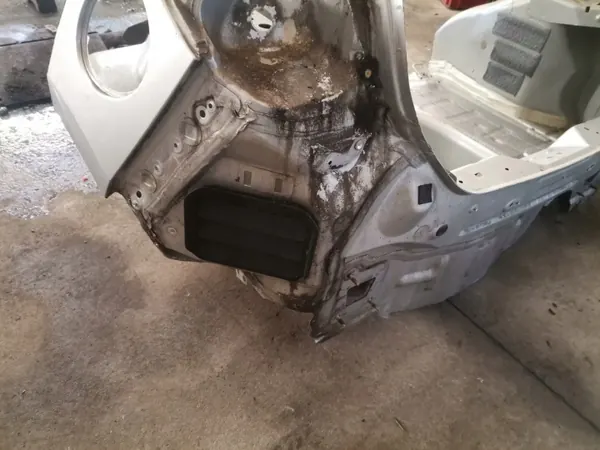 Ford Fiesta mk8 achterwand OEM nbhgfds - Gebruikt image 4