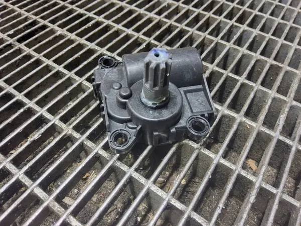 Moteur de clapet d'aération Hyundai Bayon OEM D332JJ9AA05 image 3