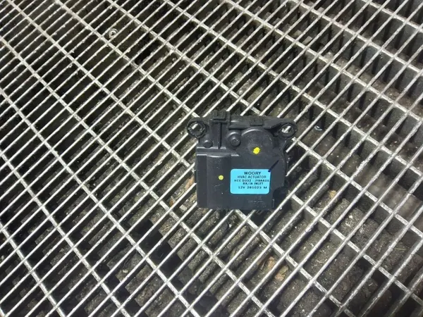 Moteur de clapet d'aération Hyundai Bayon OEM D332JJ9AA05 image 4