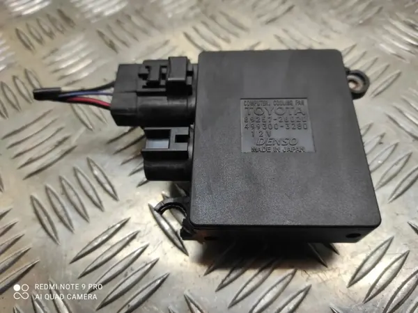 Relais de ventilateur radiateur Lexus OEM 895726020 - Occasion image 2