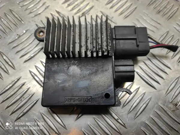 Relais de ventilateur radiateur Lexus OEM 895726020 - Occasion image 4