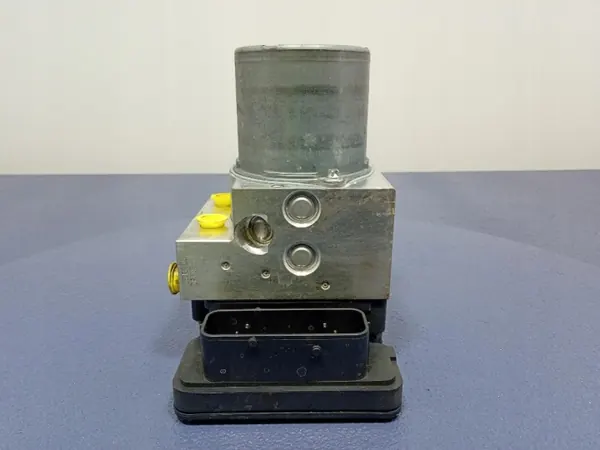 Pompe ABS OEM 6856841 pour BMW Série 5 2.0D image 3