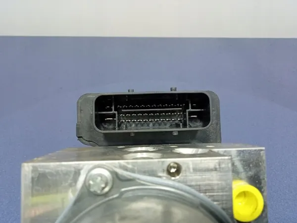 Pompe ABS OEM 6856841 pour BMW Série 5 2.0D image 9