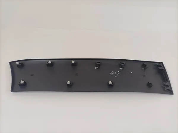 Mercedes Sprinter W910 höger framdörrslist A9106900300 image 4