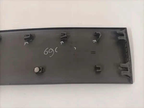 Mercedes Sprinter W910 höger framdörrslist A9106900300 image 6