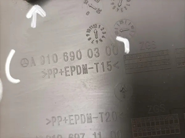 Mercedes Sprinter W910 höger framdörrslist A9106900300 image 7