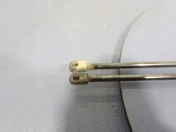 VOLVO XC60 II 17- Bakluckgasdämpare 31420454 image 3