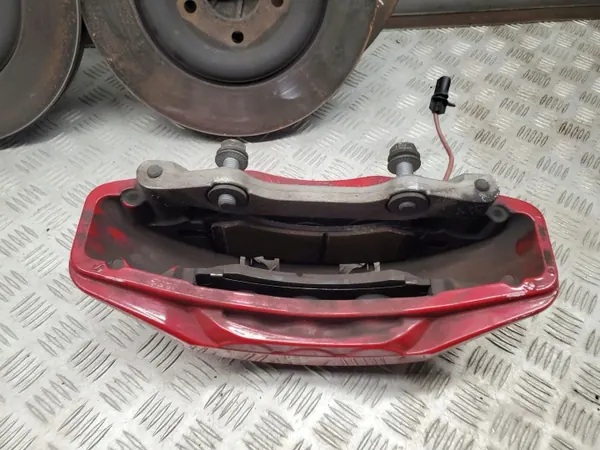Audi Q8 2021 Remschijf & Remklauw Set OEM 4M0615601P image 9