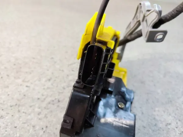 Vänster Bakdörrslås 81410-F1010 Kia Sportage IV Lift image 4