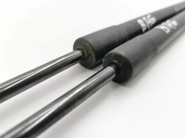 Mitsubishi Outlander 2013 Bakluckdämpare OEM 5802A375 image 6