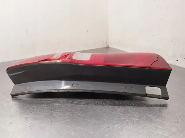 Lámpara trasera Hyundai H-1 Starex Satellite OE image 8