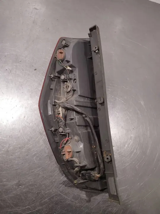 Lámpara trasera Hyundai H-1 Starex Satellite OE image 9