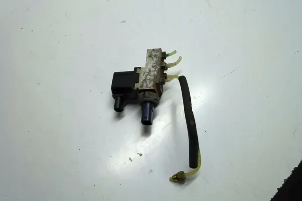 Válvula de suspensión Mercedes-Benz OE 2113200158 image 3