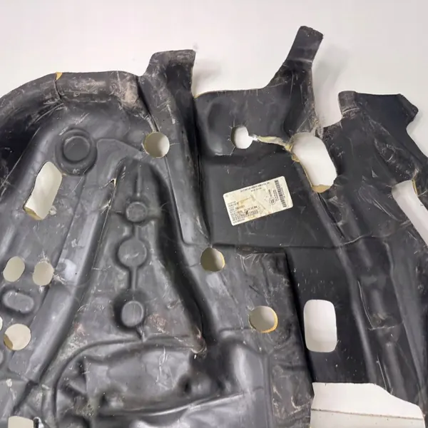Protège-passoire OEM A1676823202 Arrière Droit Mercedes GLE image 3