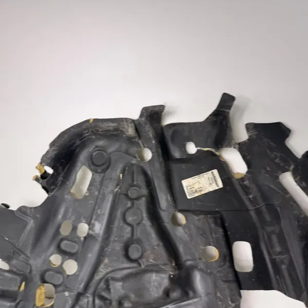 Protège-passoire OEM A1676823202 Arrière Droit Mercedes GLE image 4