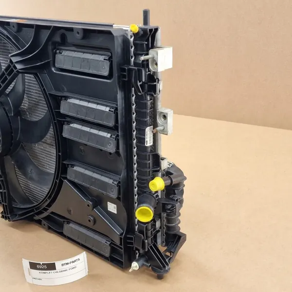 Komplet chłodnic z wentylatorem Ford Focus IV MK4 HN image 3