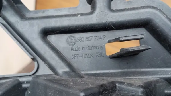 Guia de para-choque dianteiro VW Golf VII Original image 3