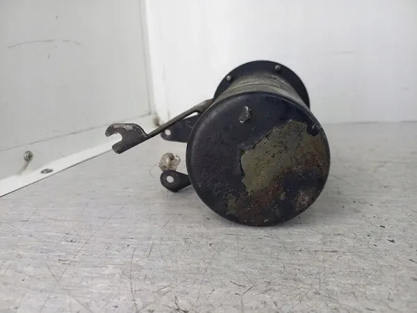 VW PASSAT B6 2.0 TDI Polttoainesuodattimen Kotelo 3C0127400C image 2