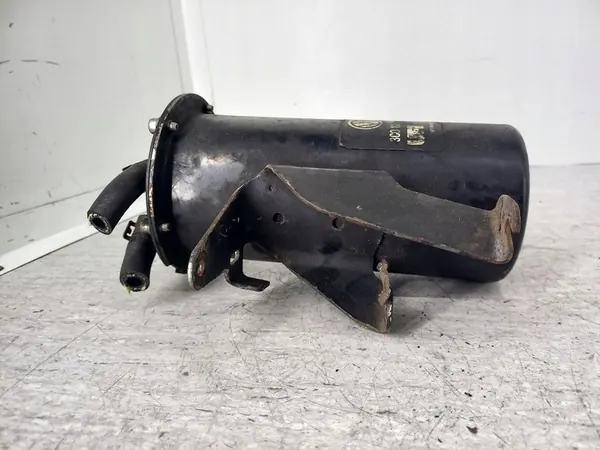 VW PASSAT B6 2.0 TDI Polttoainesuodattimen Kotelo 3C0127400C image 3