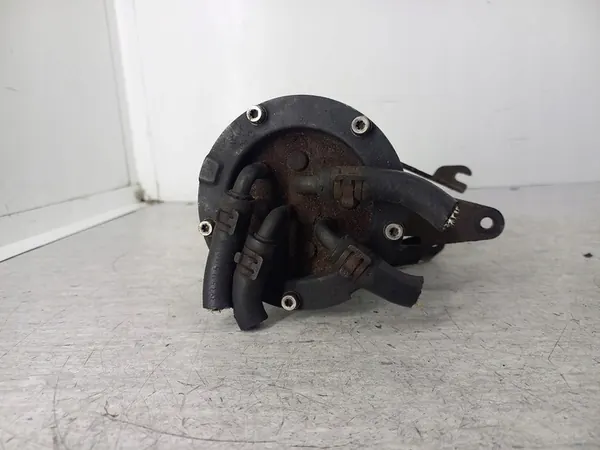 VW PASSAT B6 2.0 TDI Polttoainesuodattimen Kotelo 3C0127400C image 4