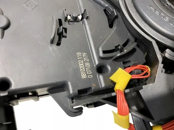 Commutateur Renault Clio III OEM 8200906794 - Occasion image 4
