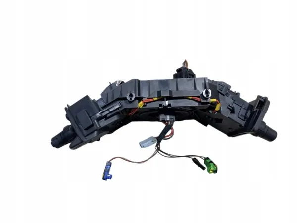 Commutateur Renault Clio III OEM 8200906794 - Occasion image 7