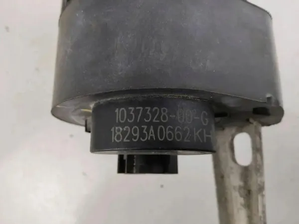 Tesla Wasserpumpe OEM 103732800G - Gebraucht image 3