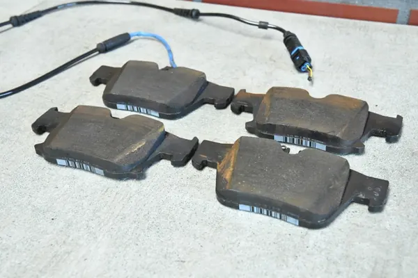 Jarrupalat takana OEM 662358389 BMW 5/7/X3 image 3