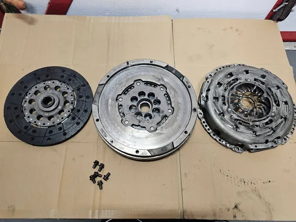 Kokonainen kaksimassajousi Mazda CX-5 2.2D image 3