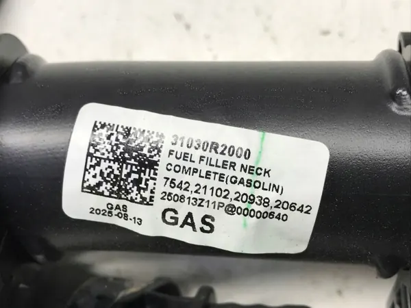 Kia OEM 31030-R2000 Pescoço e Tampa de Abastecimento image 6