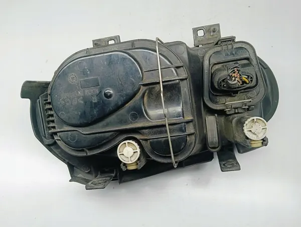 Farol Dianteiro Direito VALEO Volkswagen Golf IV 1.9 TDI image 4