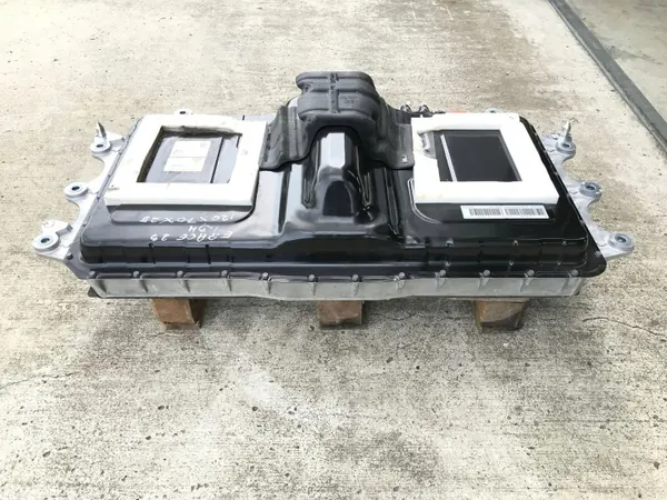 Batterie Hybride Jaguar E-Pace 2023 OEM P8D210B759AA image 2