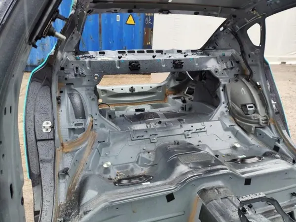 Panneau quart arrière droit Maserati OE 266554 image 5